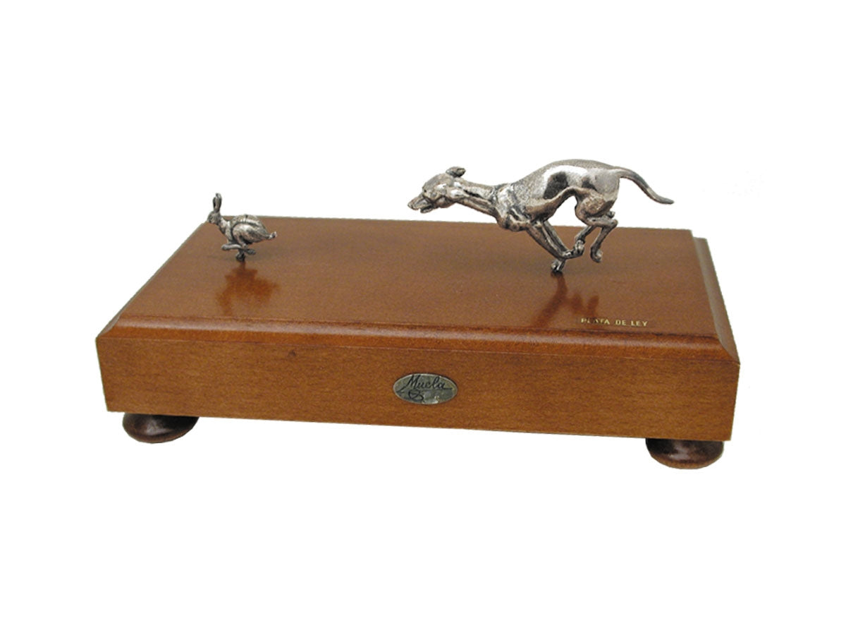 Muela Silverware Dog Chasing Hare On Wooden Base cm 18x10