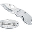 Spyderco Cricket C29S dettaglio lama S rovesciata seghettata e manico acciaio