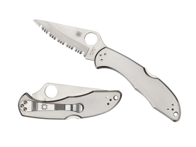 Spyderco Delica 4 C11S dettaglio lama VG-10 seghettata e Spyderhole