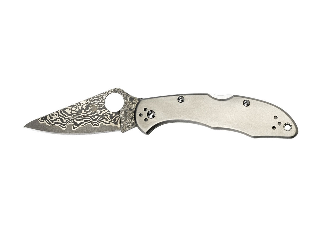 Spyderco Delica 4 C11TIPD lama Damascus DPS 15 con anima VG-10, Takefu Special Steel