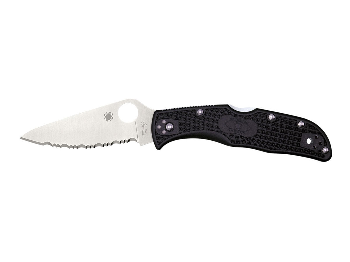 Spyderco Endela C243SBK lama VG-10 seghettata piatta, manico FRN nero