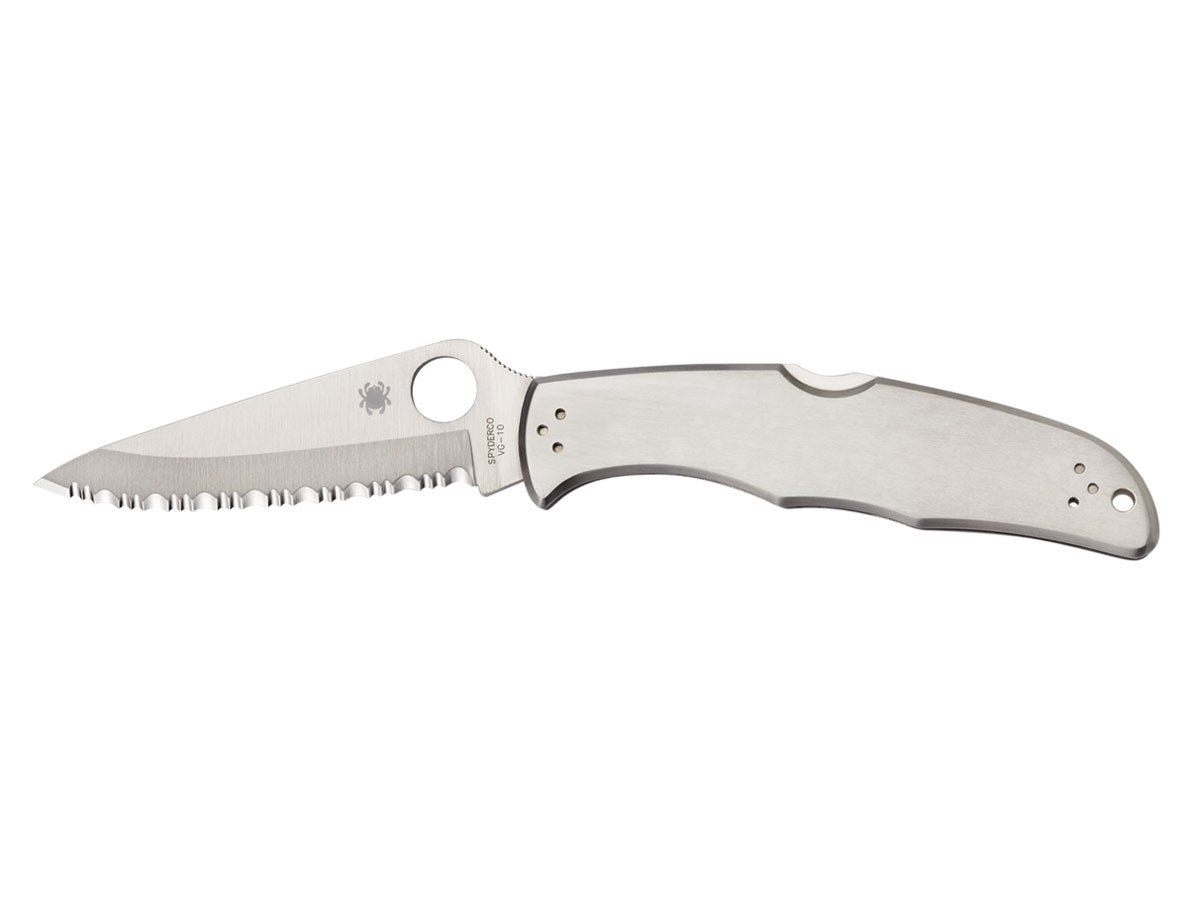 Spyderco Endura 4 C10S lama VG-10 seghettata 9,8 cm, manico acciaio