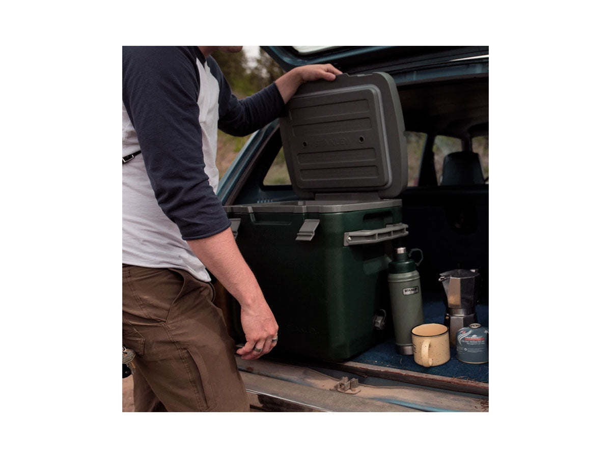 Stanley Adventure Cooler 28l - porta bottiglie da 2l e 40 lattine