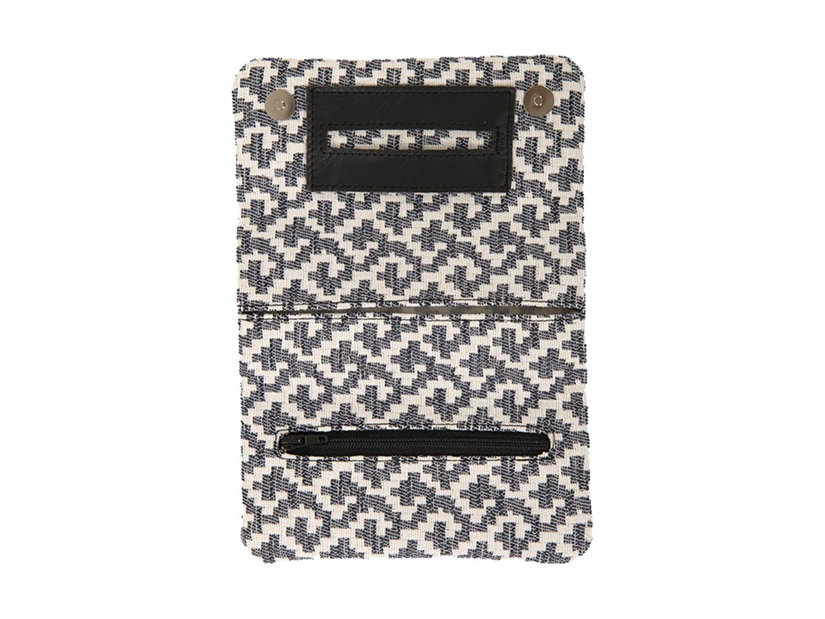 Mestango Dual Spirit nera motivo dettaglio pattern decorativo
