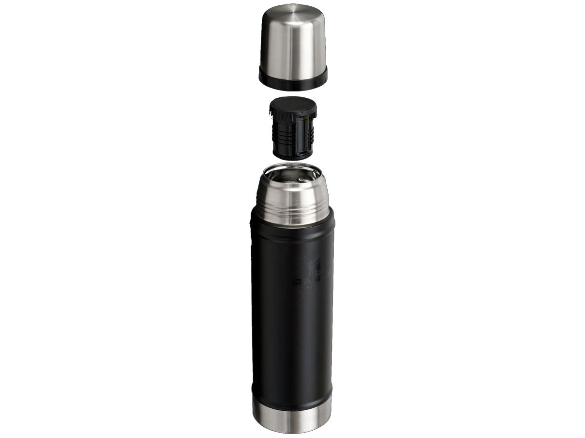 Stanley Classic Legendary 600ml Black 2.0 - tappo twist-and-pour isolato