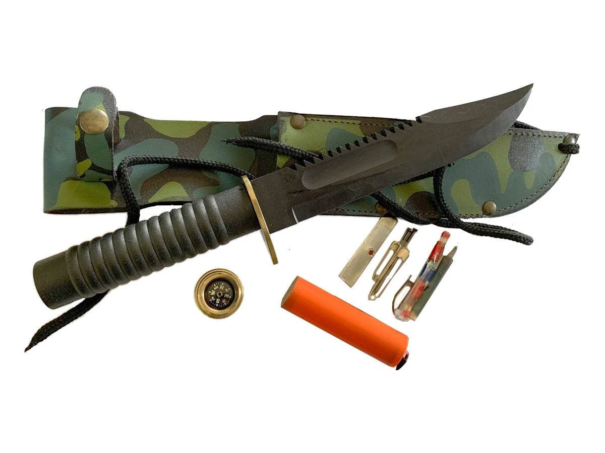Survival Black Blade 18 cm - dettaglio manico con cavità accessori e bussola integrata