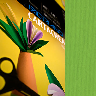 Cartoncino CartaCrea - 35 x 50 cm - 220 gr - verde 111 - Fabriano - blister 10 fogli