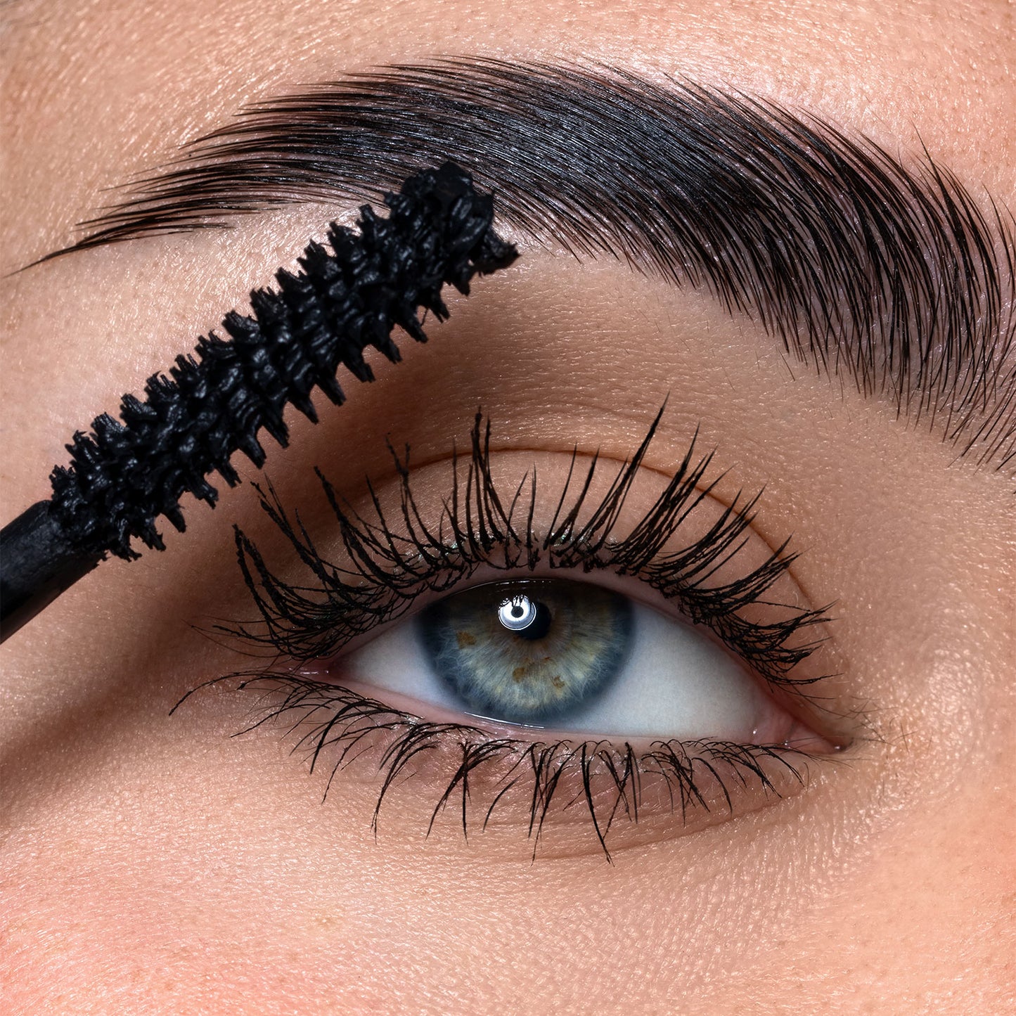Astra The Universal Volume Mascara Waterproof 24H Nero Volumizzante - 00004200001