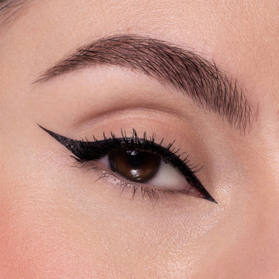 Astra Vinyl Black Eyeliner Black 6 ml - 00005010002