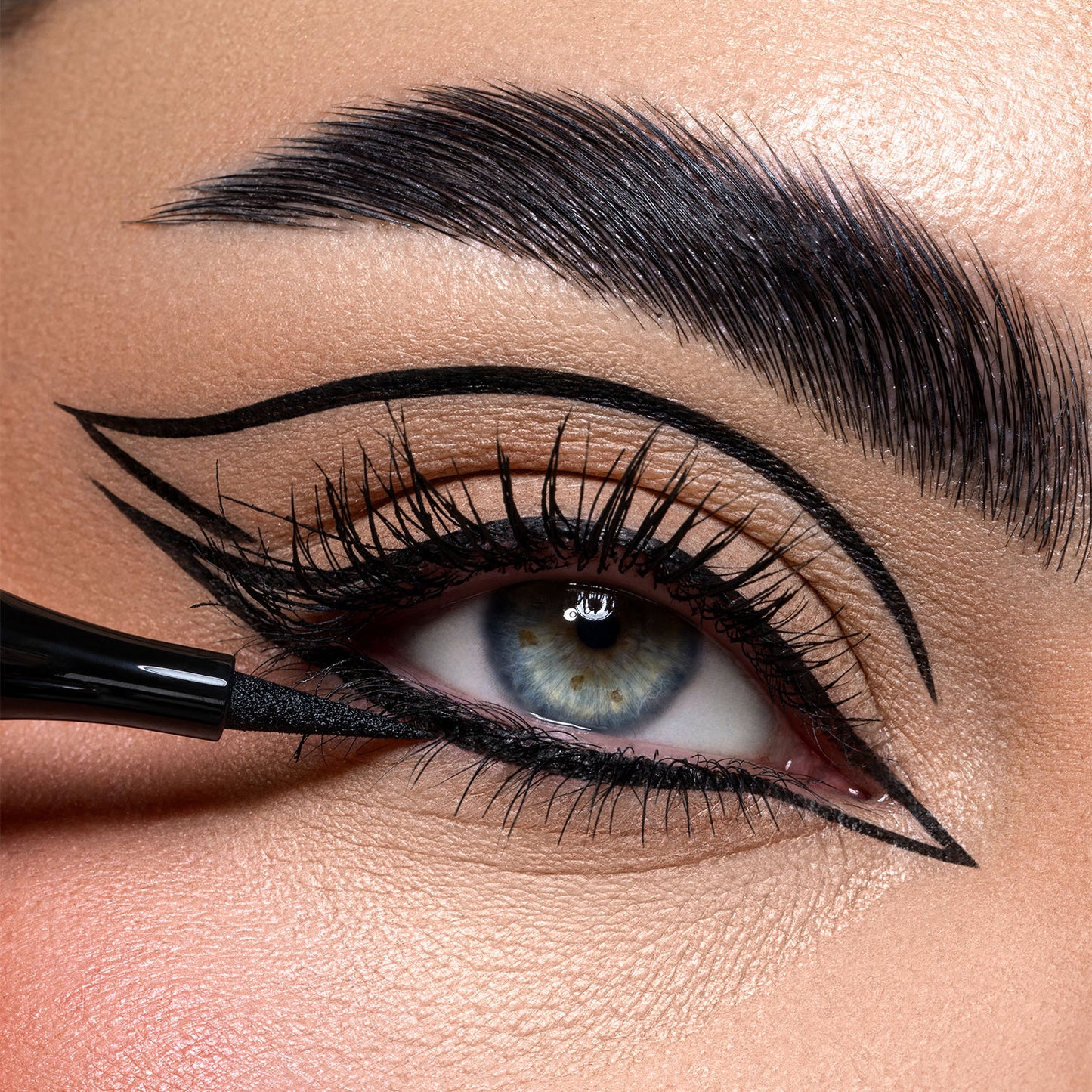 Astra Subliminal 16H Pro Liner Intense Black - 00005120001