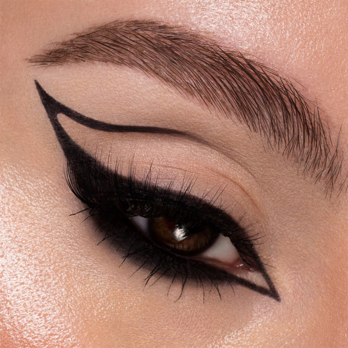 Astra Color Idol Mono Eyeshadow R&B Lack - 00013620010