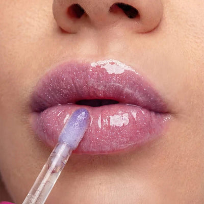 Astra Make-Up Vibrakiss Lip Gloss Vibrante Ultra-Luminoso 05 Hands Free Lilla Trasparente 4 ml
