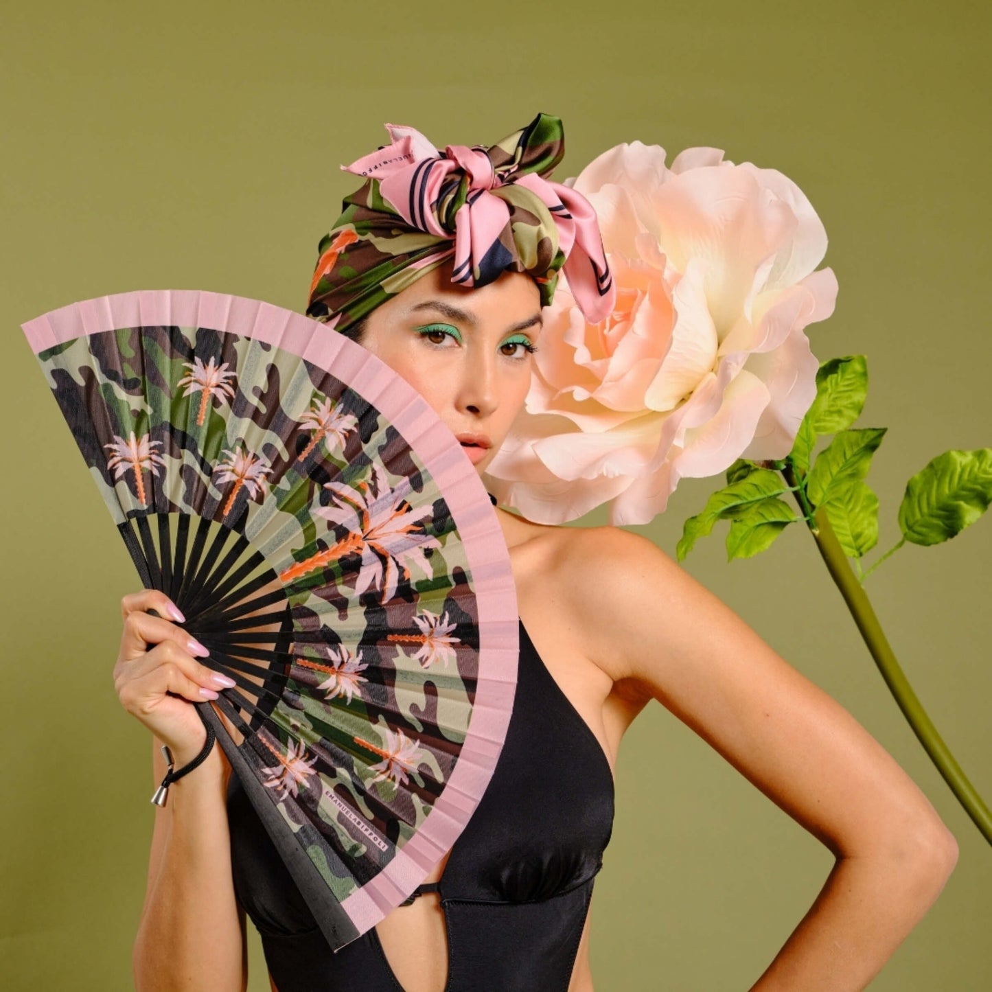 Ventaglio in Bamboo con Tessuto Stampato e Laccio con Moschettone 27 cm - 3739 - shop_name