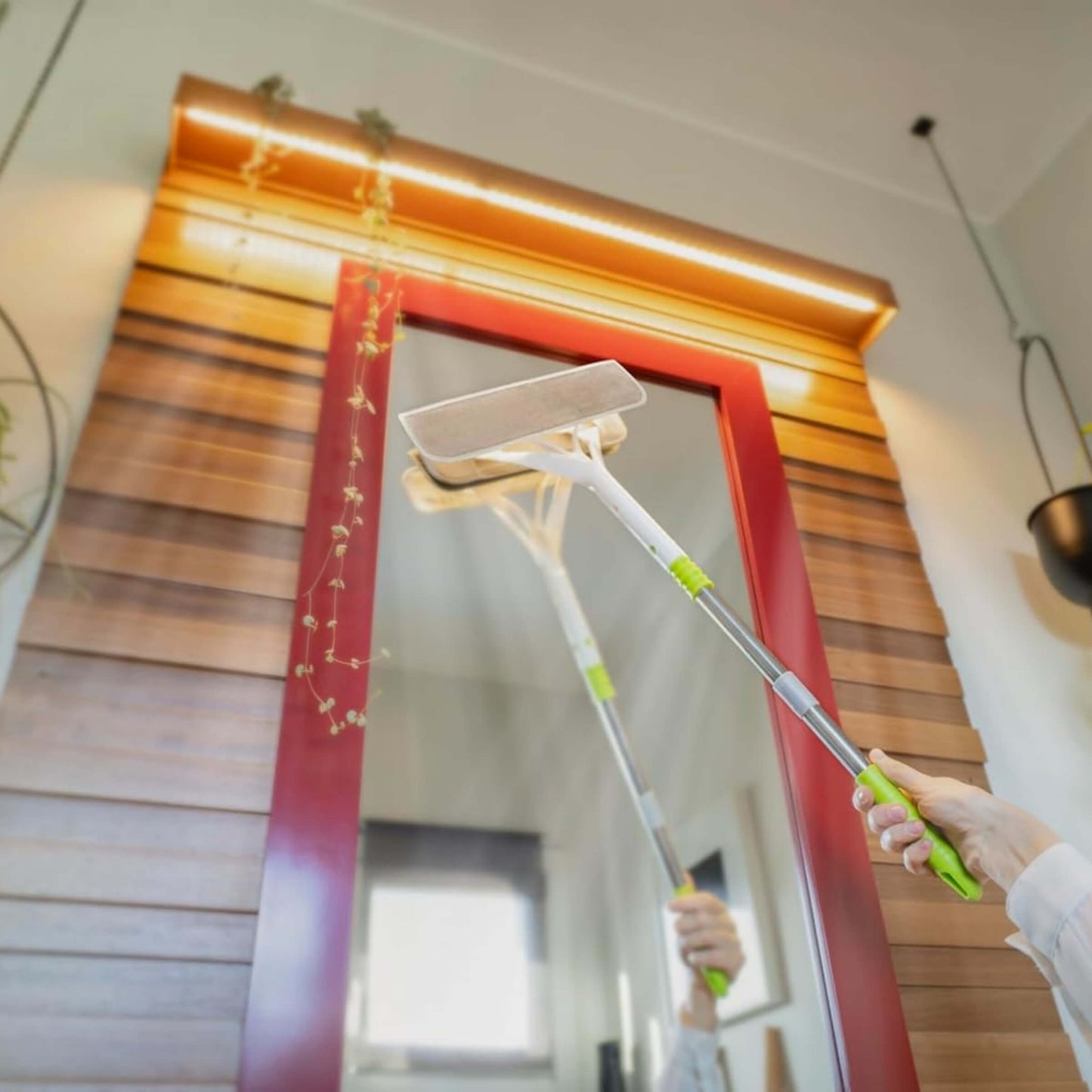 White Glass Kit Vetri e Specchi 3 in1 Estensibile fino ad 1 Metro con Microfibre e Tira Acqua