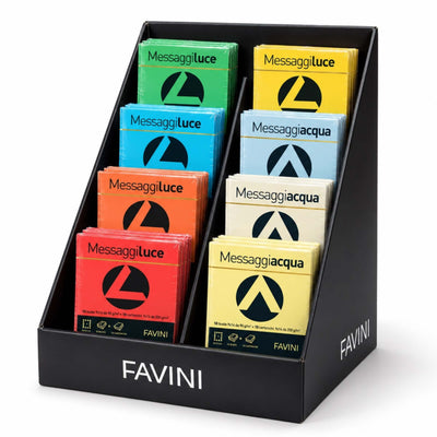 Favini Messaggi Espositore da Banco con Cartoncini e Buste C9 9 x 14 cm Messaggi Luce e Messaggi Acqua Colori Assortiti (40 Conf.)
