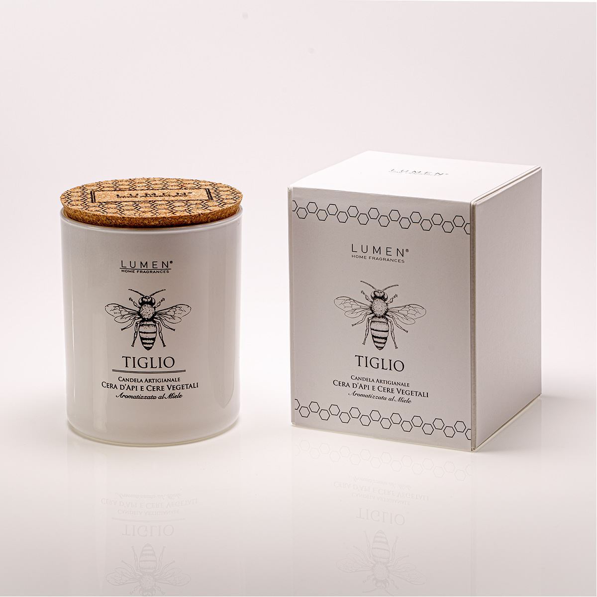 Candela Lumen Natura Amica 200 ml cera d'api e vegetale, profumazione miele di tiglio, tappo in sughero