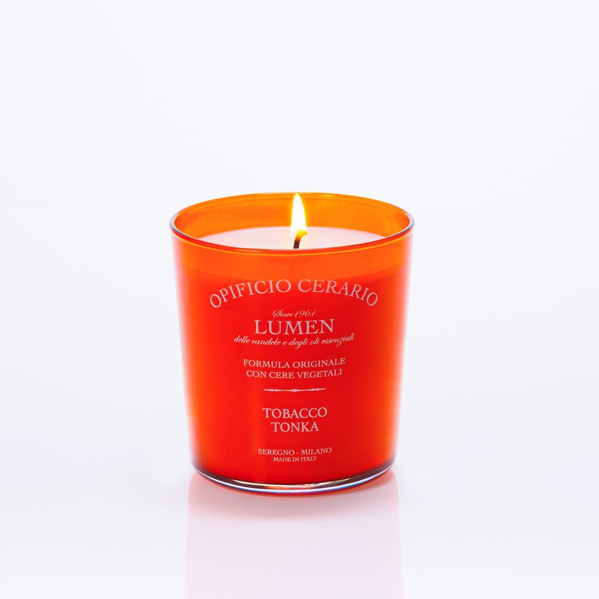 Dettaglio serigrafia candela Lumen Tobacco Tonka 300 ml profumazione speziata legnosa