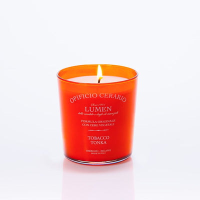 Dettaglio serigrafia candela Lumen Tobacco Tonka 300 ml profumazione speziata legnosa