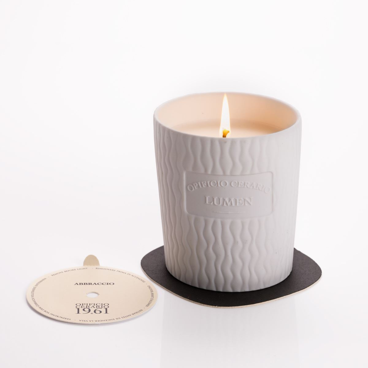 Candela Vegetale Lumen Vaso Porcellana Opificio Cerario Abbraccio 300 ml  Profumo Ambrato Fiorito Orientale
