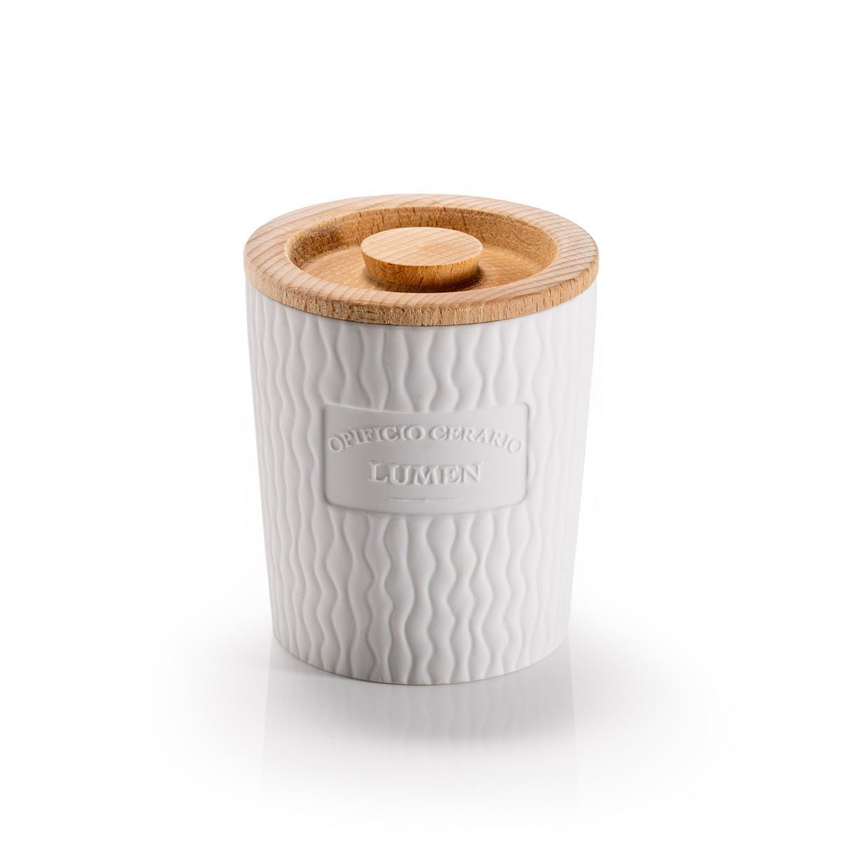 Dettaglio rilievo porcellana candela Lumen Muda d'Oriente 300 ml profumazione orientale speziata