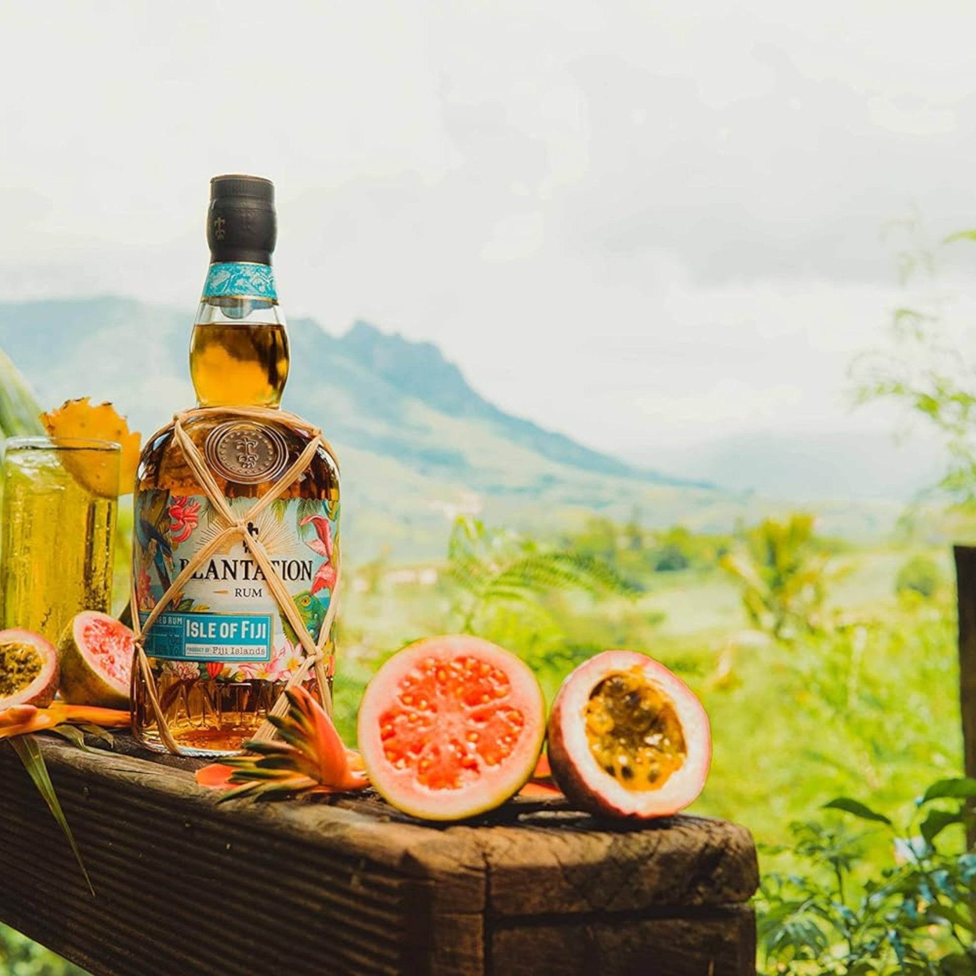 Rum Plantation Isle of Fiji - vista laterale bottiglia