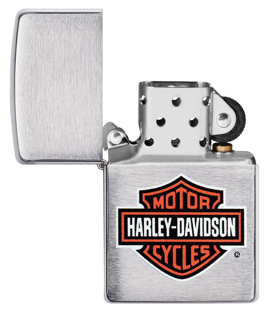 Dettaglio logo Bar e Shield Harley Davidson su finitura High Polish Chrome Zippo