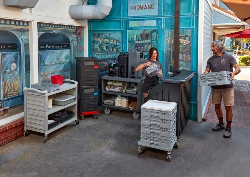 Cambro Carrello di Servizio 3 Piani Alluminio e Polipropilene Nero 101,5x54 cm H 95 cm